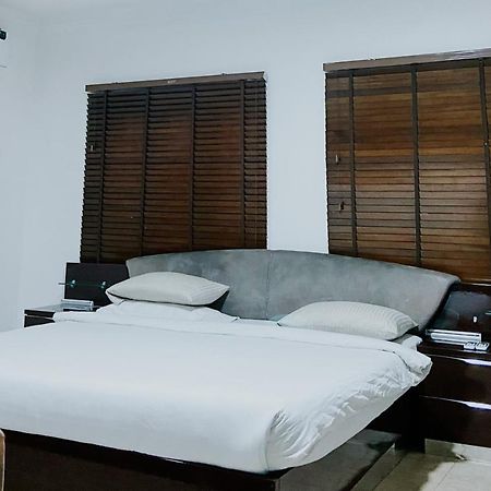 بورت هاركورت Taverna Lounge & Boutique Hotel المظهر الخارجي الصورة