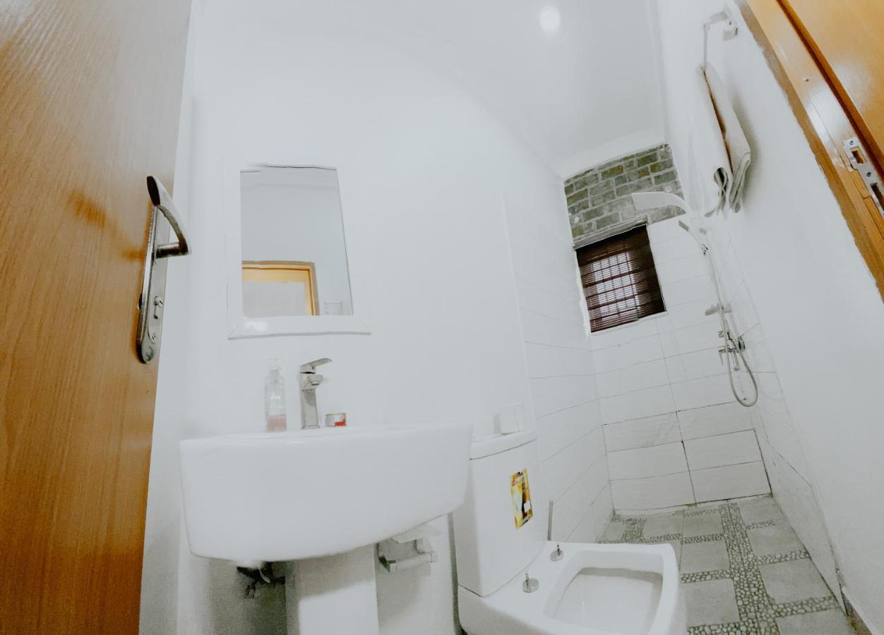 بورت هاركورت Taverna Lounge & Boutique Hotel المظهر الخارجي الصورة